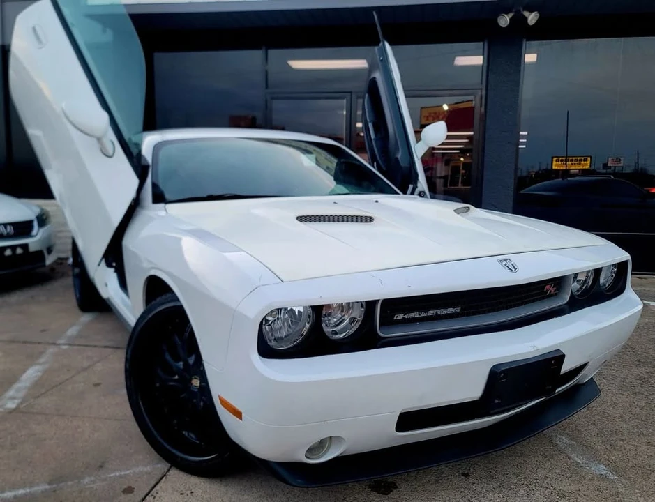 2010 Dodge Challenger 3rd Gen - Image 4 of 20