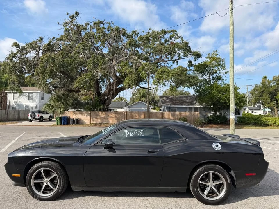 2010 Dodge Challenger 3rd Gen - Image 2 of 10