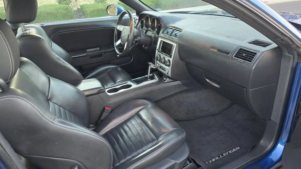 2010 Dodge Challenger 3rd Gen - Image 19 of 20