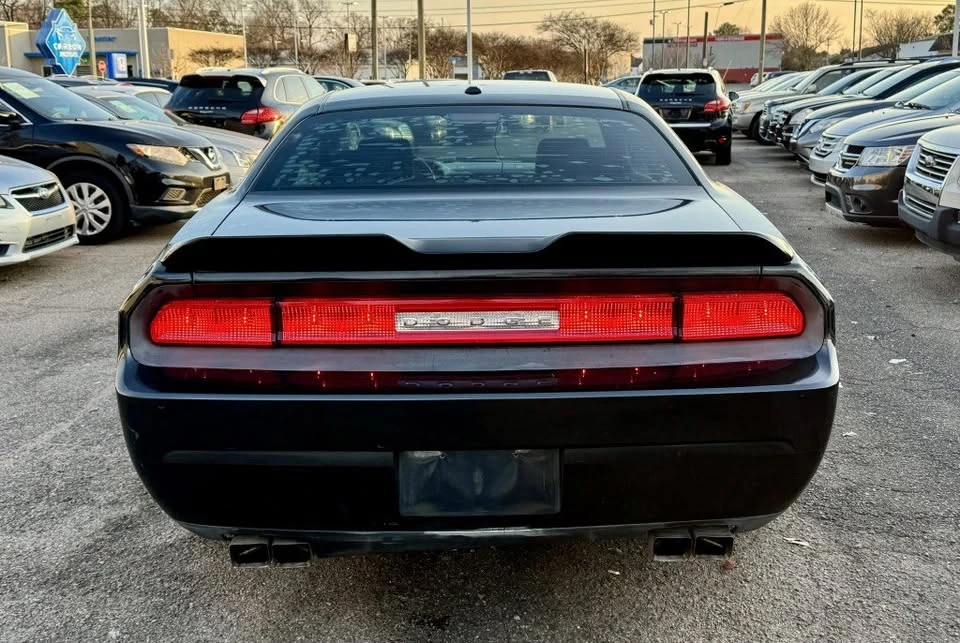 2010 Dodge Challenger 3rd Gen - Image 6 of 19