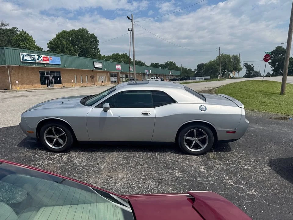 2010 Dodge Challenger 3rd Gen - Image 3 of 12
