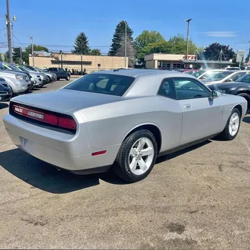 2010 Dodge Challenger SE Coupe