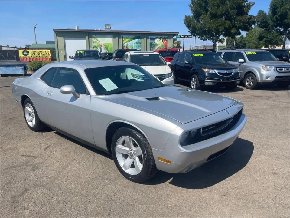 2010 Dodge Challenger 3rd Gen - Image 2 of 8
