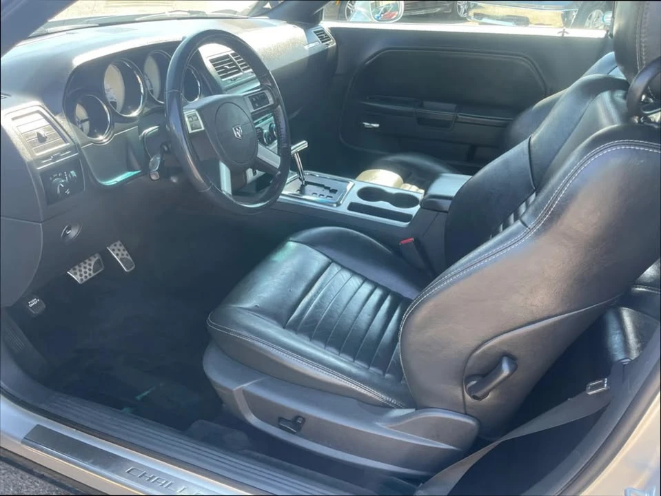 2010 Dodge Challenger 3rd Gen - Image 5 of 8
