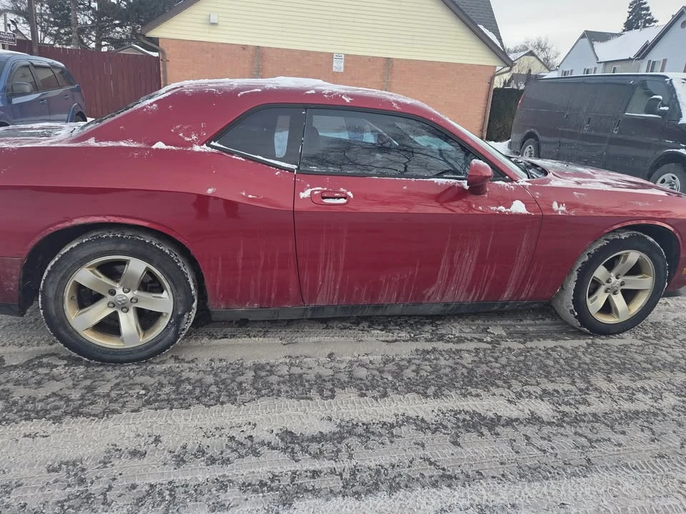 2010 Dodge Challenger 3rd Gen - Image 3 of 12
