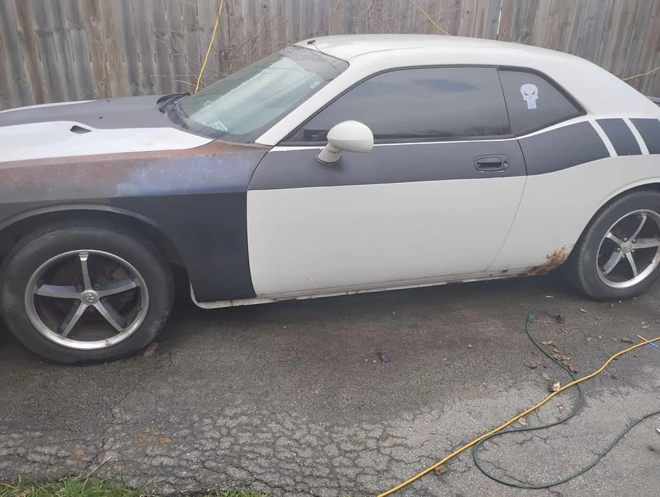 2010 Dodge Challenger 3rd Gen - Image 2 of 3