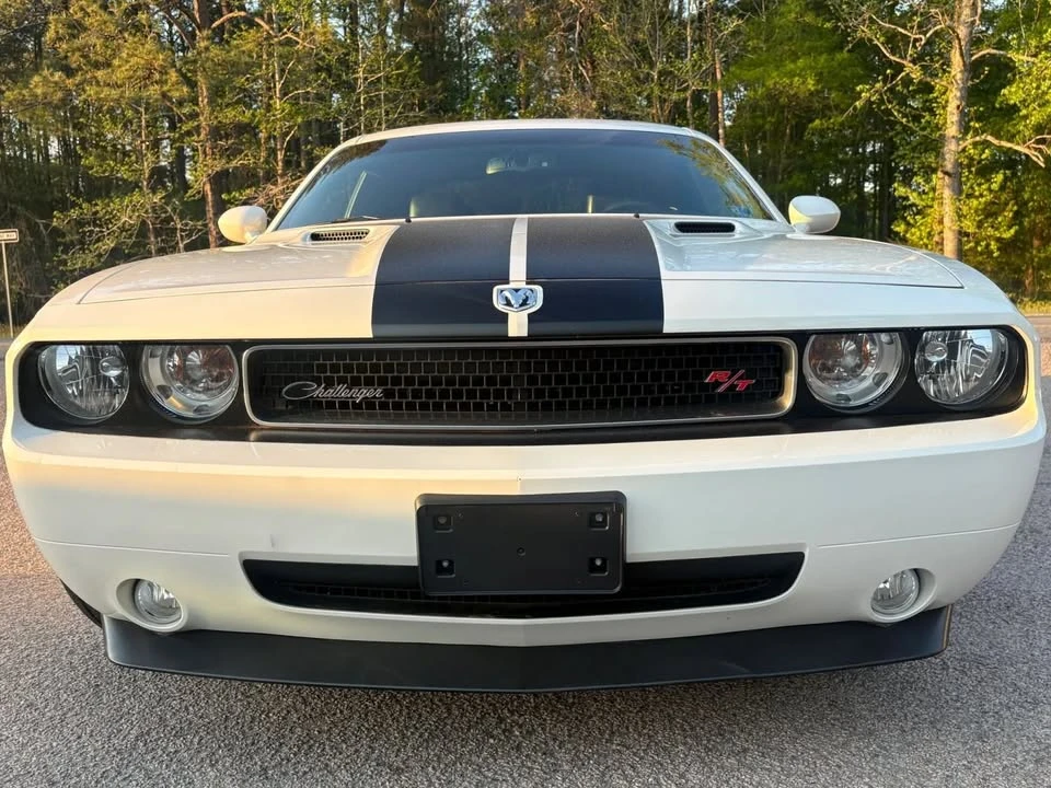 2010 Dodge Challenger 3rd Gen - Image 7 of 20