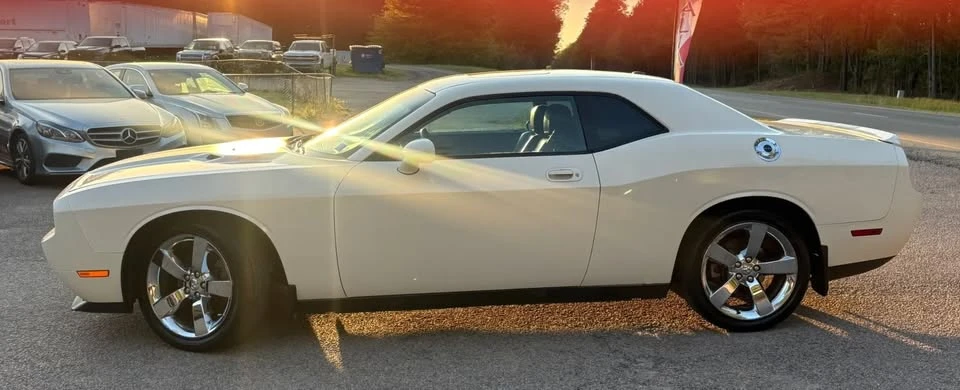 2010 Dodge Challenger 3rd Gen - Image 3 of 20