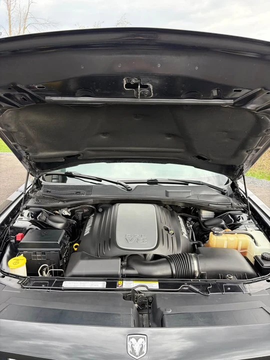 2010 Dodge Challenger 3rd Gen - Image 4 of 7