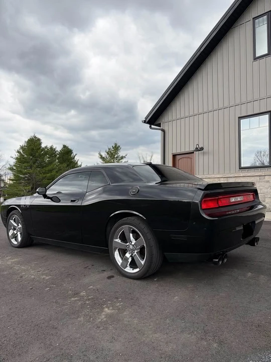 2010 Dodge Challenger 3rd Gen - Image 2 of 7