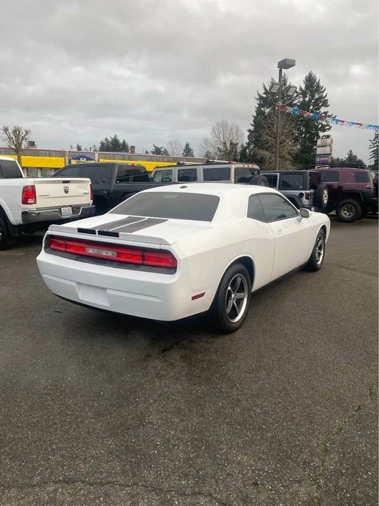 2010 Dodge Challenger 3rd Gen - Image 3 of 12