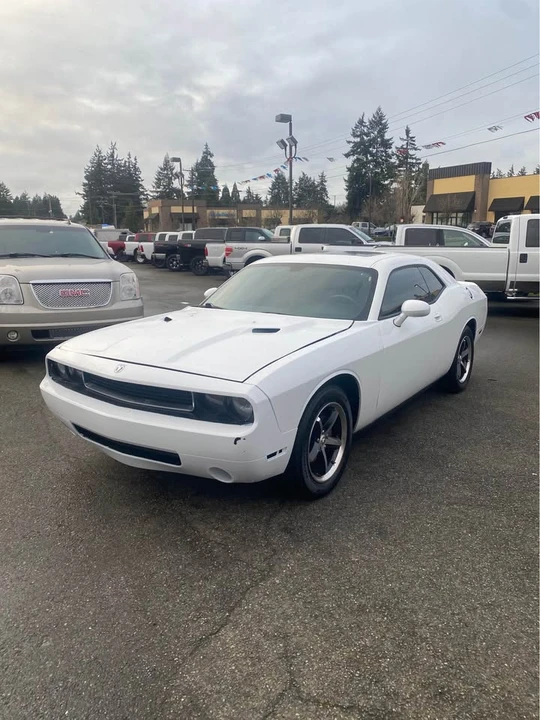 2010 Dodge Challenger 3rd Gen - Image 5 of 12
