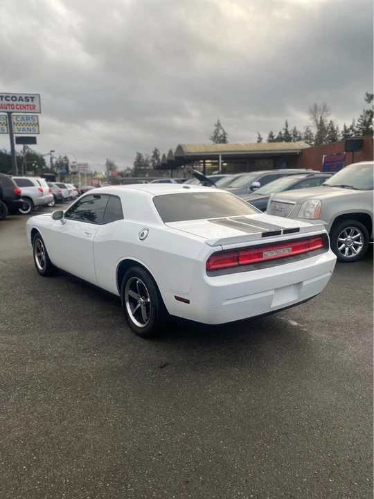 2010 Dodge Challenger 3rd Gen - Image 4 of 12