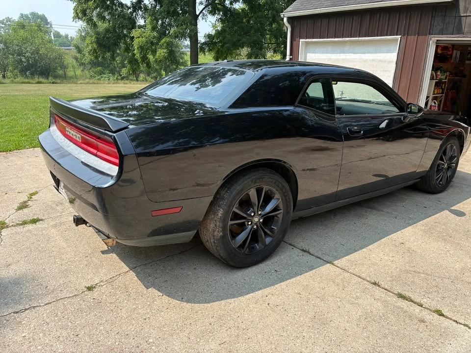 2010 Dodge Challenger 3rd Gen - Image 5 of 12