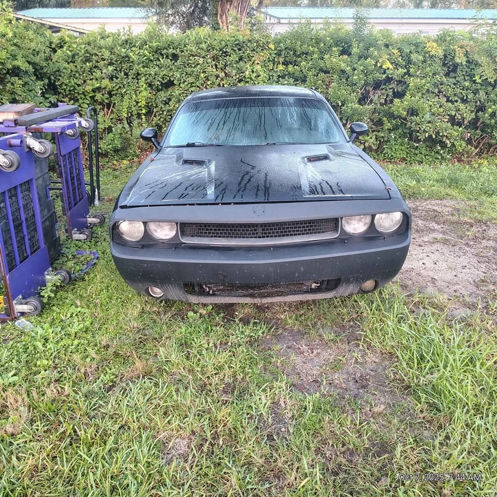 2010 Dodge Challenger 3rd Gen - Image 2 of 5
