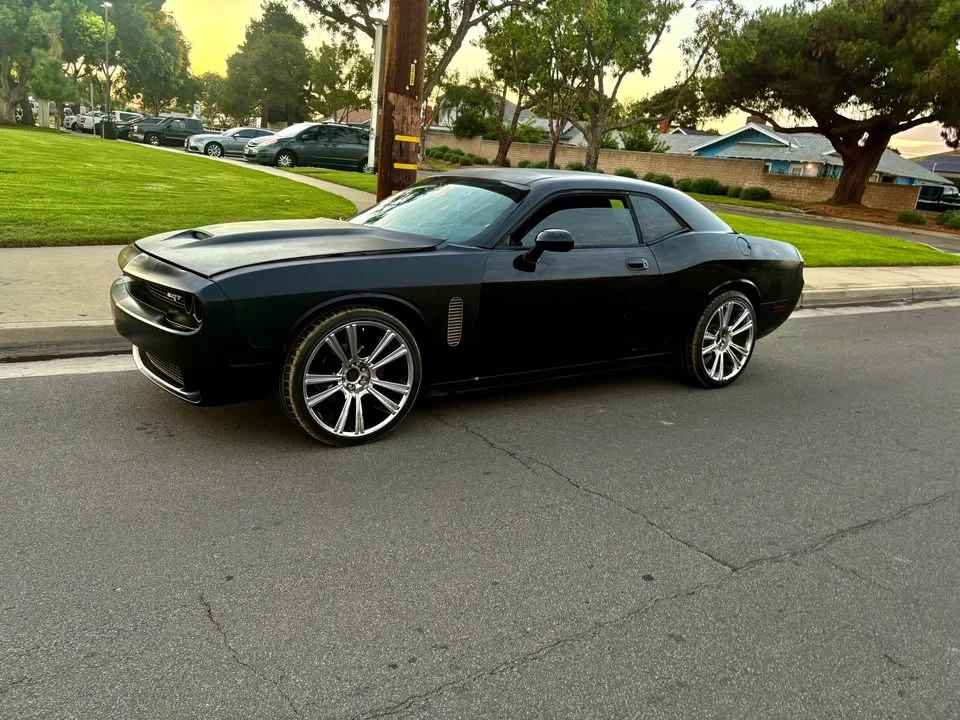 2010 Dodge Challenger 3rd Gen - Image 2 of 5
