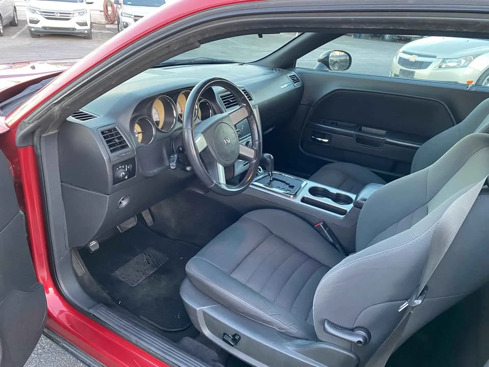 2010 Dodge Challenger 3rd Gen - Image 5 of 6
