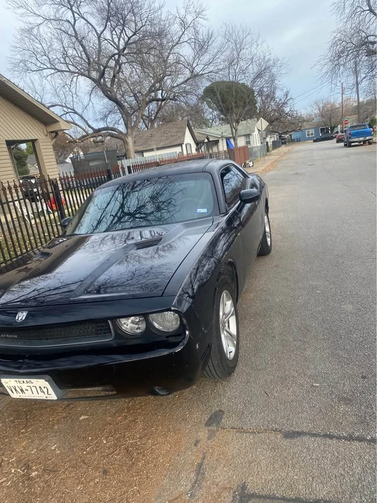 2010 Dodge Challenger 3rd Gen - Image 2 of 15