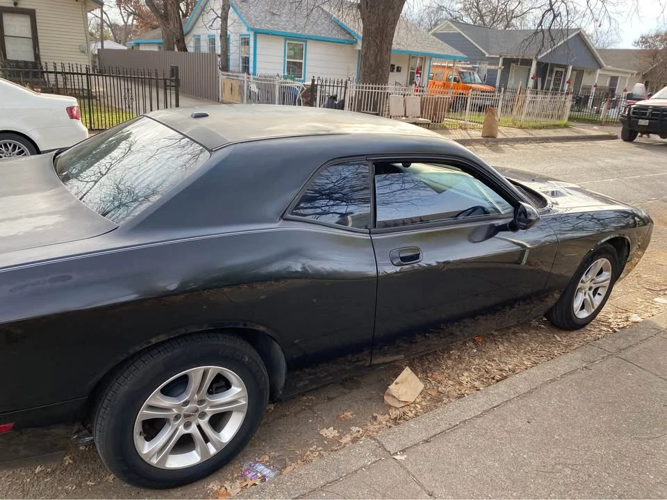 2010 Dodge Challenger 3rd Gen - Image 9 of 15