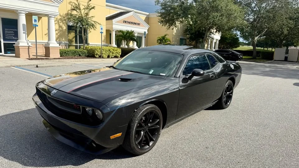 2010 Dodge Challenger 3rd Gen - Image 11 of 16
