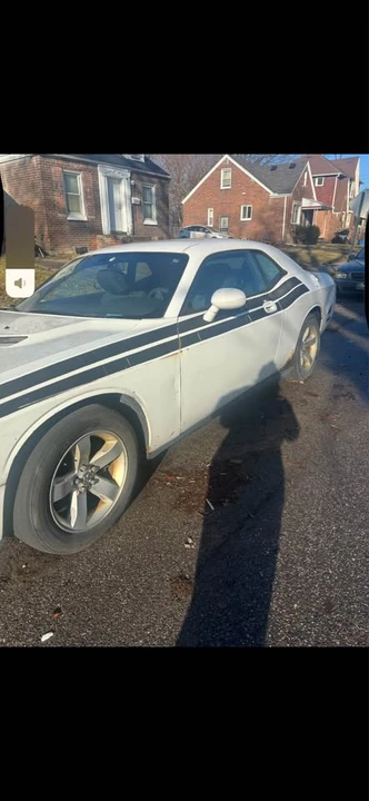 2010 Dodge Challenger 3rd Gen - Image 3 of 10