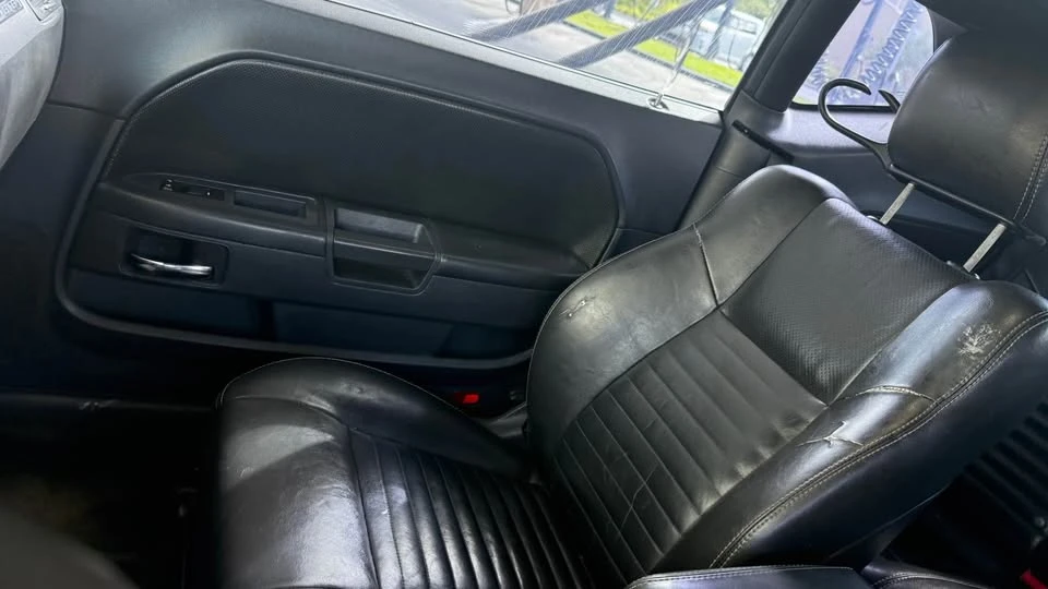 2010 Dodge Challenger 3rd Gen - Image 15 of 16