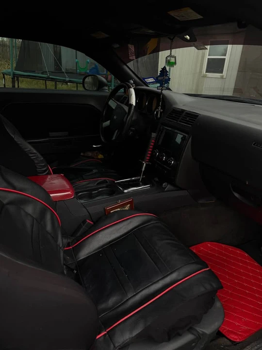 2010 Dodge Challenger 3rd Gen - Image 6 of 7