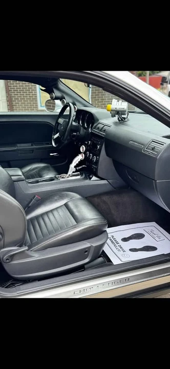2010 Dodge Challenger 3rd Gen - Image 10 of 14