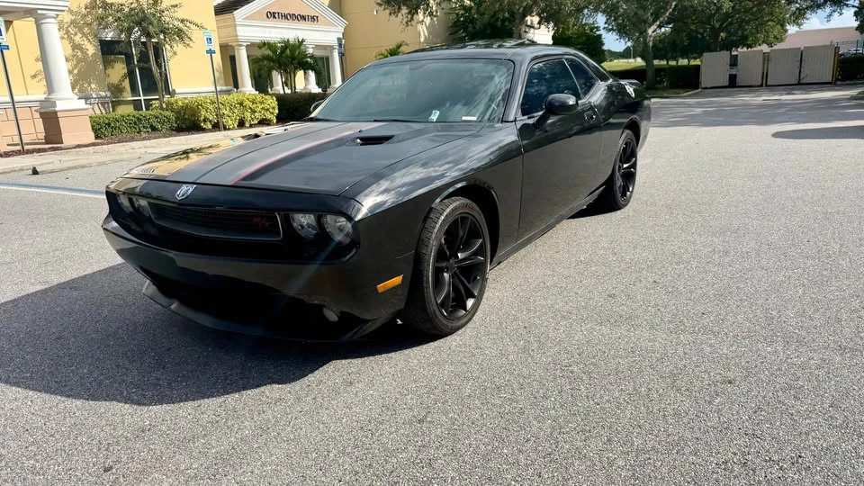 2010 Dodge Challenger 3rd Gen - Image 3 of 14