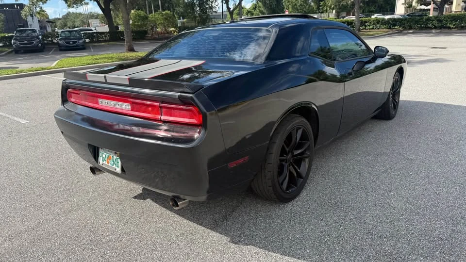 2010 Dodge Challenger 3rd Gen - Image 8 of 14