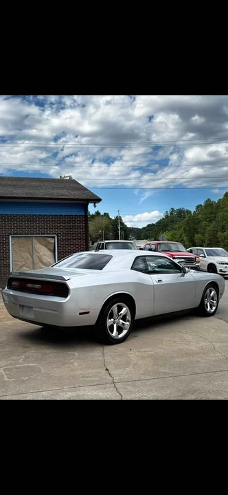 2010 Dodge Challenger 3rd Gen - Image 3 of 14