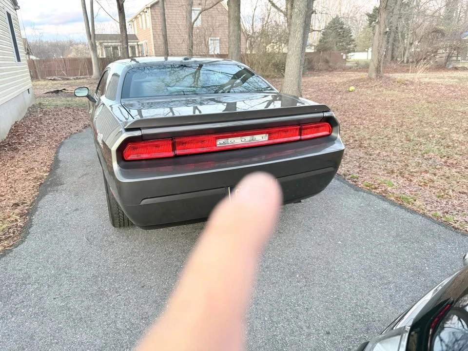 2010 Dodge Challenger 3rd Gen - Image 3 of 8