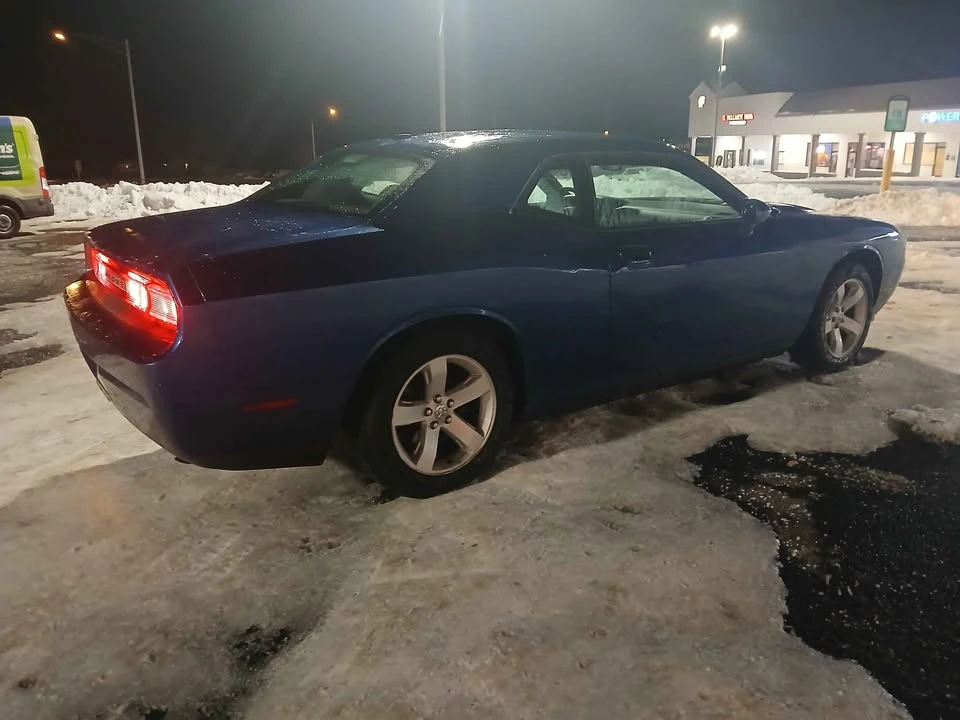 2010 Dodge Challenger 3rd Gen - Image 2 of 7