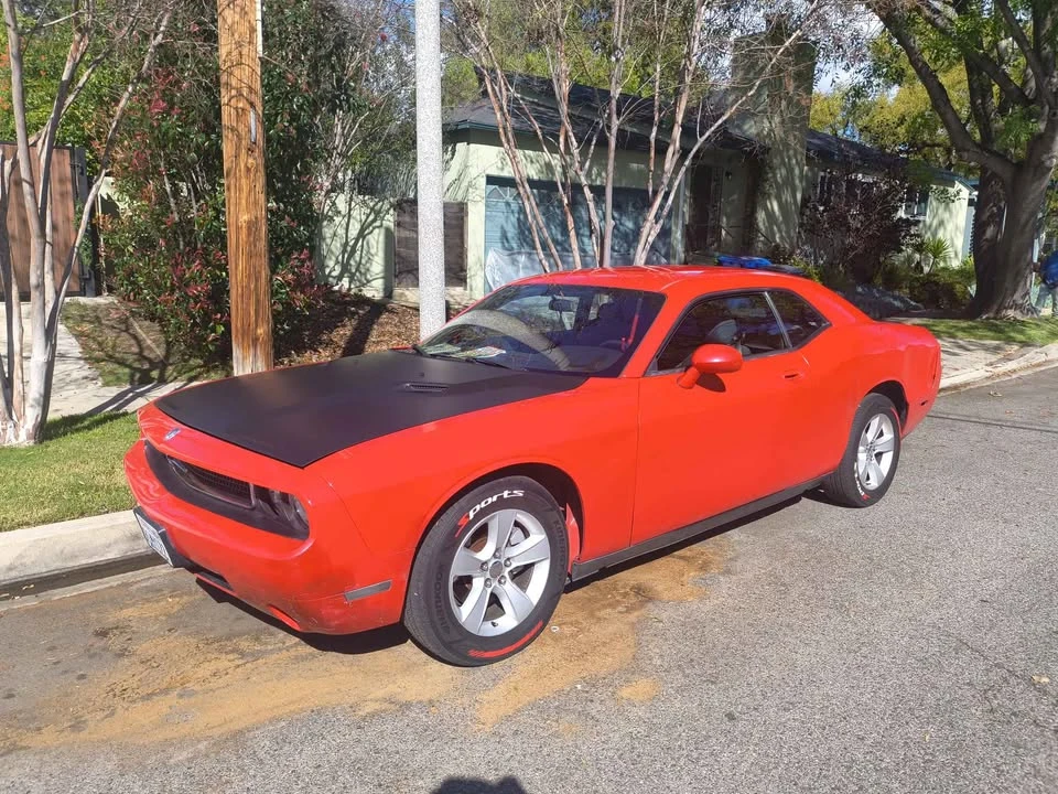 2010 Dodge Challenger 3rd Gen - Image 3 of 8