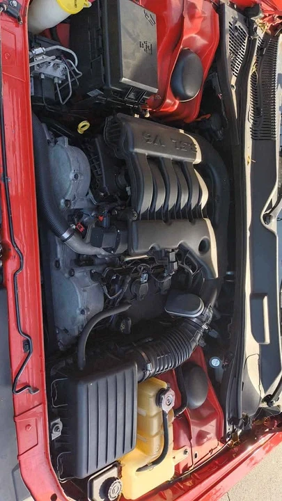 2010 Dodge Challenger 3rd Gen - Image 5 of 8