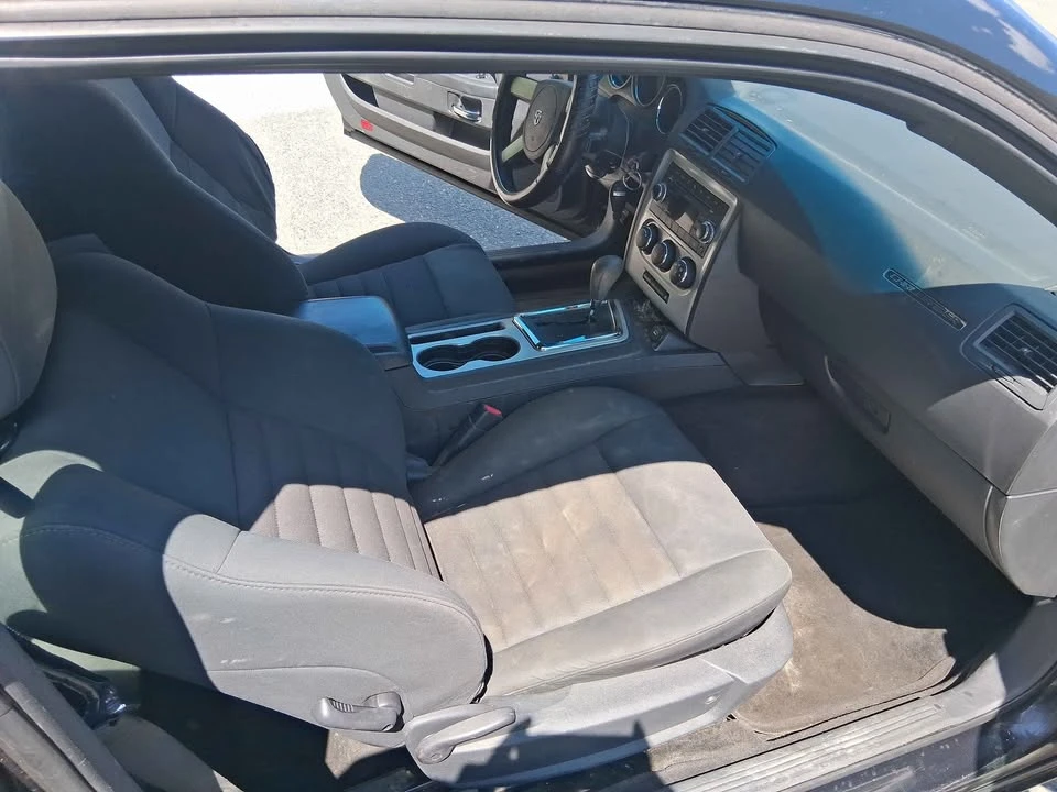 2010 Dodge Challenger 3rd Gen - Image 7 of 9