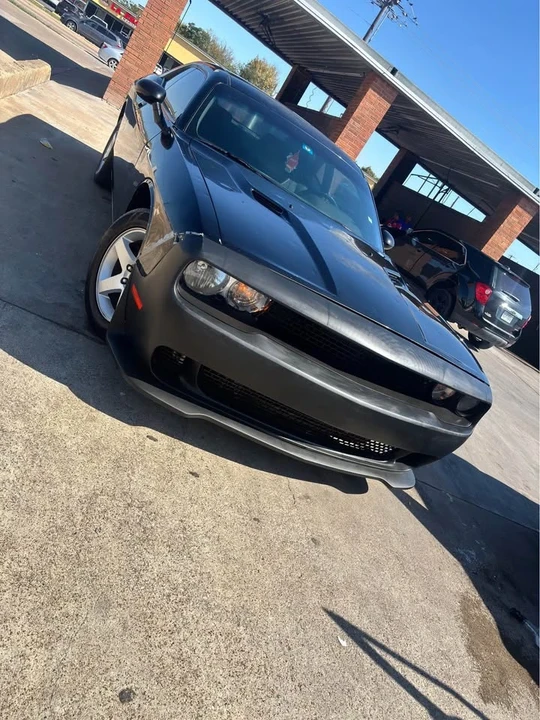 2010 Dodge Challenger 3rd Gen - Image 2 of 12