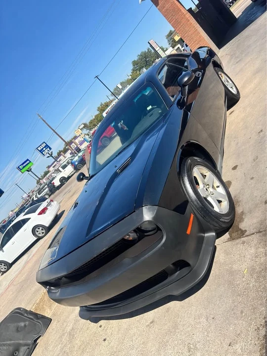 2010 Dodge Challenger 3rd Gen - Image 5 of 12