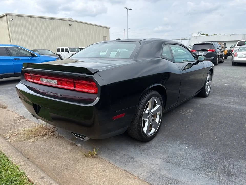 2010 Dodge Challenger 3rd Gen - Image 2 of 6