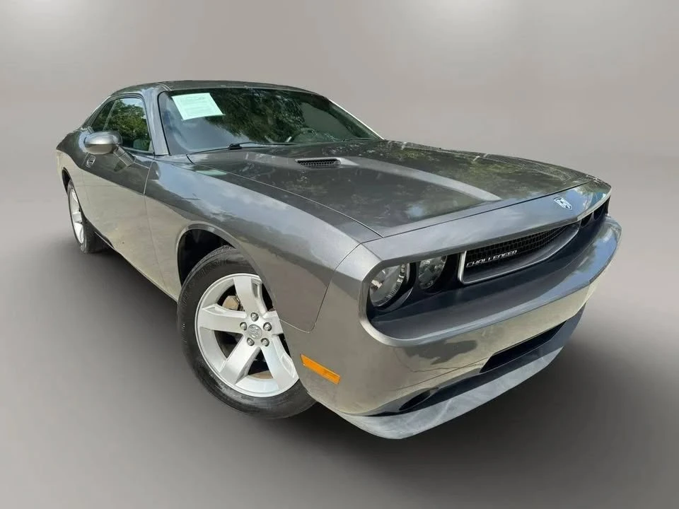 2010 Dodge Challenger 3rd Gen - Image 3 of 12