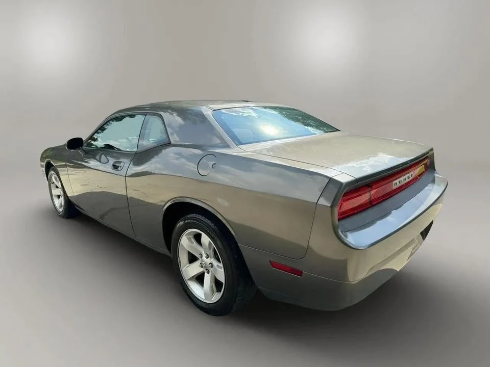 2010 Dodge Challenger 3rd Gen - Image 7 of 12