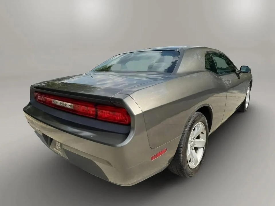 2010 Dodge Challenger 3rd Gen - Image 6 of 12