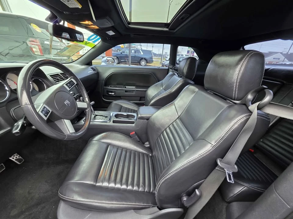 2010 Dodge Challenger 3rd Gen - Image 8 of 12