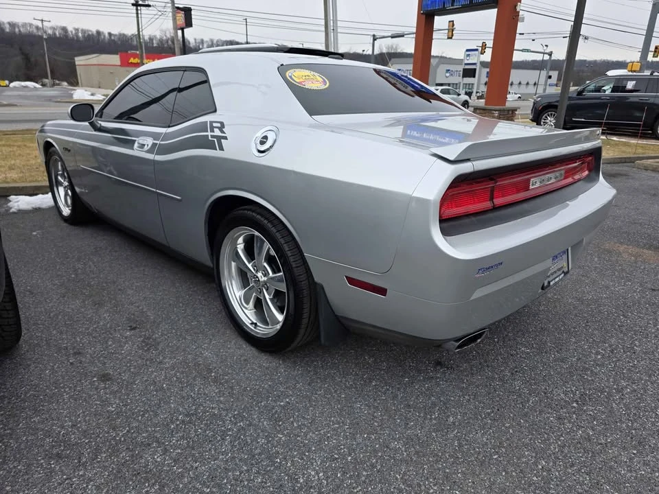 2010 Dodge Challenger 3rd Gen - Image 3 of 12
