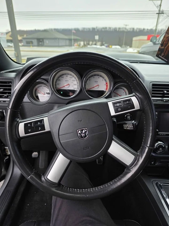 2010 Dodge Challenger 3rd Gen - Image 9 of 12