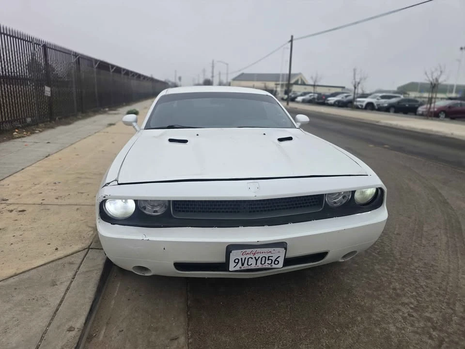 2010 Dodge Challenger 3rd Gen - Image 2 of 6
