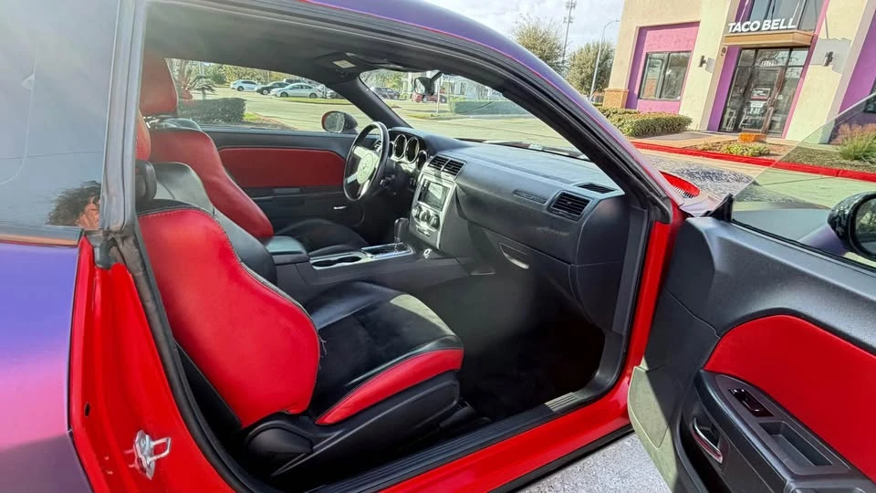 2010 Dodge Challenger 3rd Gen - Image 5 of 14