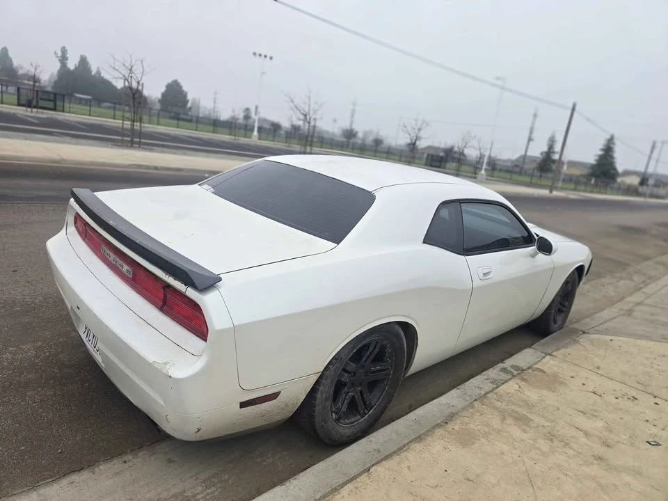 2010 Dodge Challenger 3rd Gen - Image 5 of 6