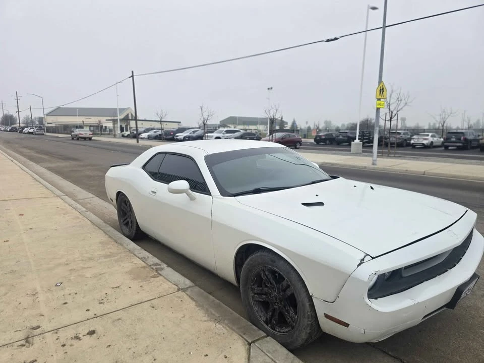 2010 Dodge Challenger 3rd Gen - Image 3 of 6