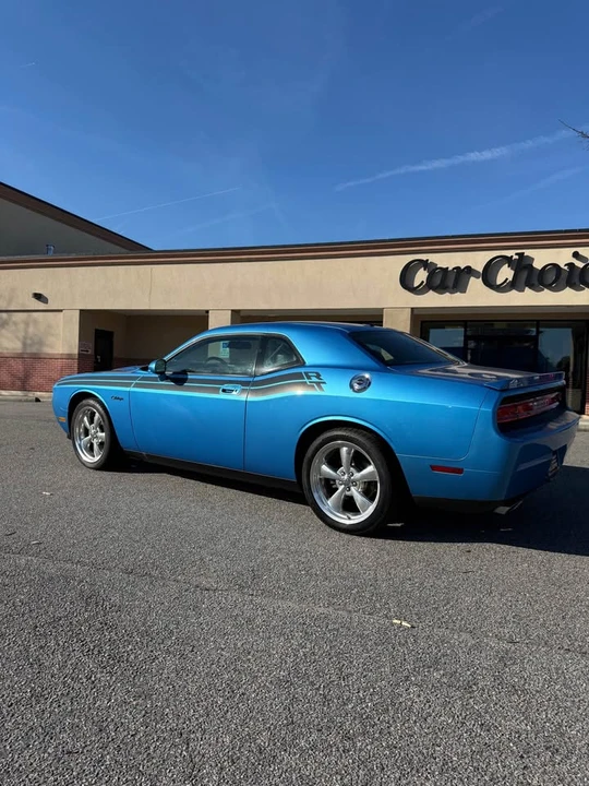 2010 Dodge Challenger 3rd Gen - Image 5 of 11
